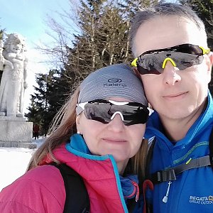 I+L Rajnochovi na vrcholu Radegast (18.2.2019 11:48)