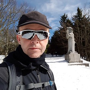 Pavel Skřičík na vrcholu Radegast (17.3.2019 13:10)