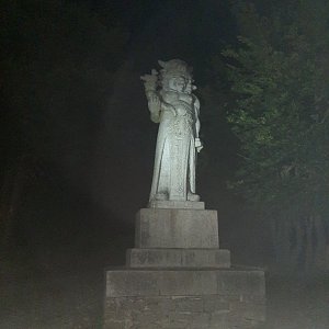 Dřevák na vrcholu Radegast (17.7.2021 23:08)