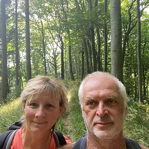 Ivana a Petr Kadovi na vrcholu Kameňák (28.6.2022 15:38)