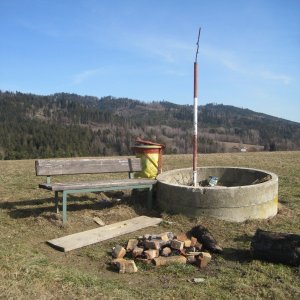 ZdenkaV on the summit of Na Vrchu (4.3.2025 13:24)