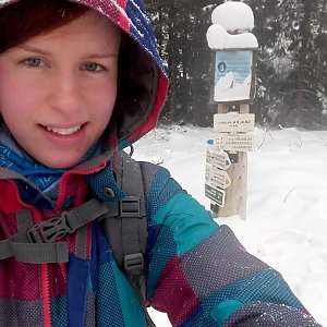 Denisa na vrcholu Skalka (16.2.2018 13:55)