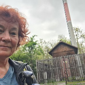 Horalka Anička on the summit of Mlýnský vrch (7.5.2022)