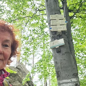 Horalka Anička na vrcholu Bílé kameny (29.5.2022)