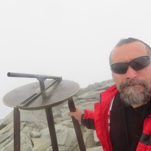 Daniel Ledl na vrcholu Galdhøpiggen (6.8.2024 18:09)