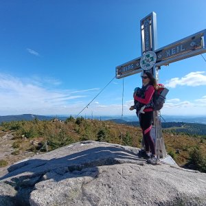 Bella chodí po světě on the summit of Třístoličník / Dreisessel (18.8.2025 16:50)