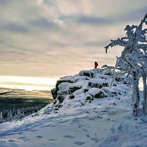 Tomáš Habr na vrcholu Ztracené kameny (6.12.2021 23:31)