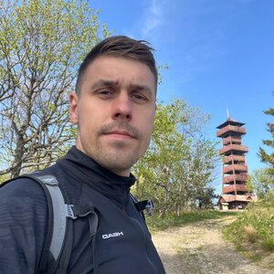 Jan Tihelka on the summit of Velký Javorník (4.5.2024 9:29)