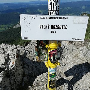 Moko na vrcholu Veľký Rozsutec (30.6.2020 15:48)